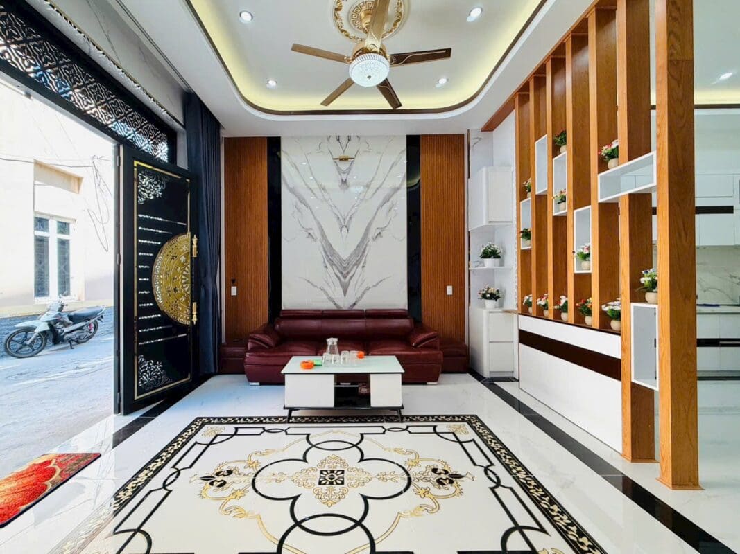 NHÀ ĐẸP XÂY MỚI TẠI NGUYỄN THÁI SƠN GẦN SÂN BAY TSN. - ảnh 2